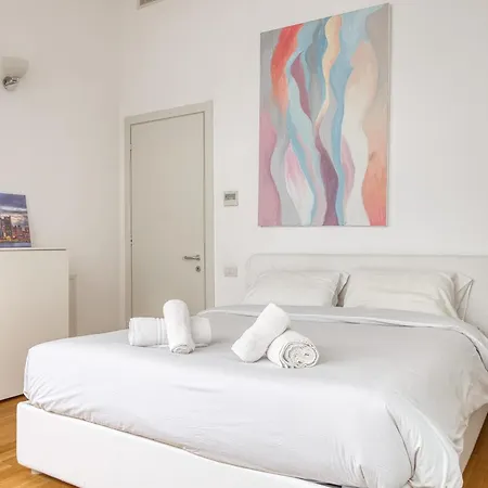 Modern Retreat In The Heart Of Milan