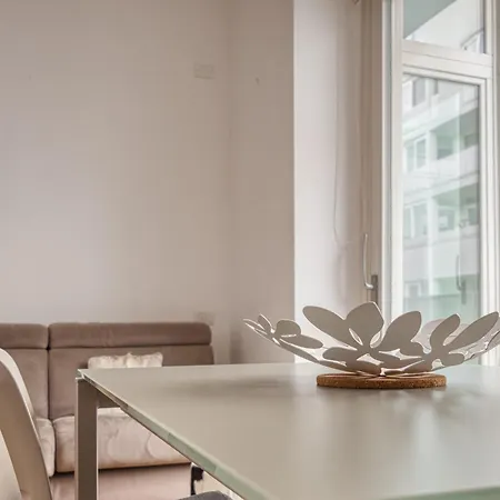 Modern Retreat In The Heart Of Daire
